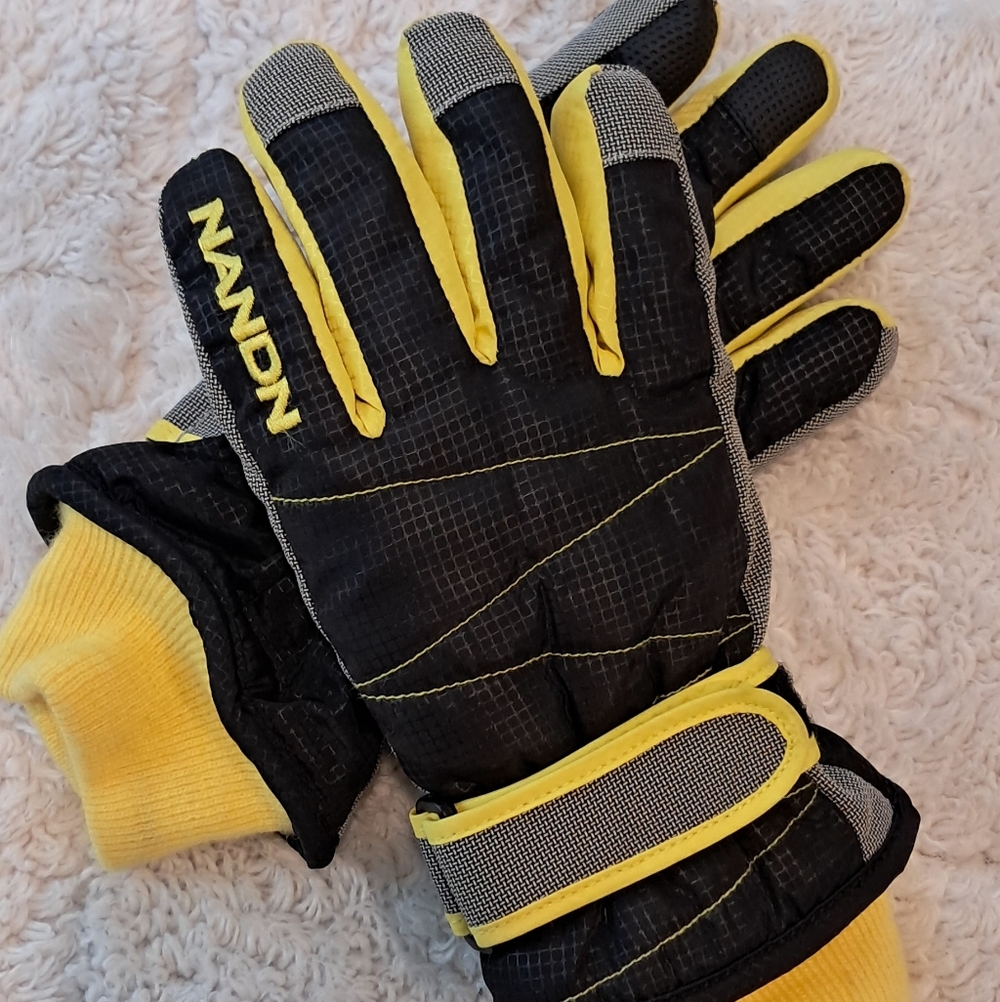 Nano Black and Yellow Kids Winter Grip Gloves